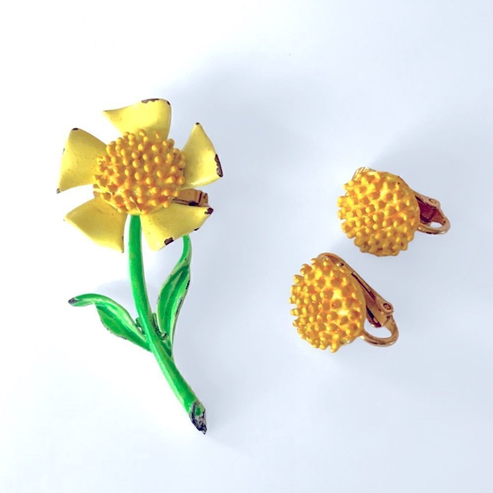 Vintage 1960’s Enamel Sunflower Brooch & Clip Earrings Set